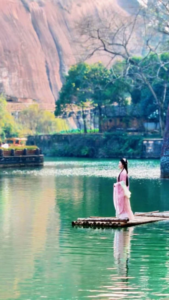 00000000uHSTYVQBLACigfvT