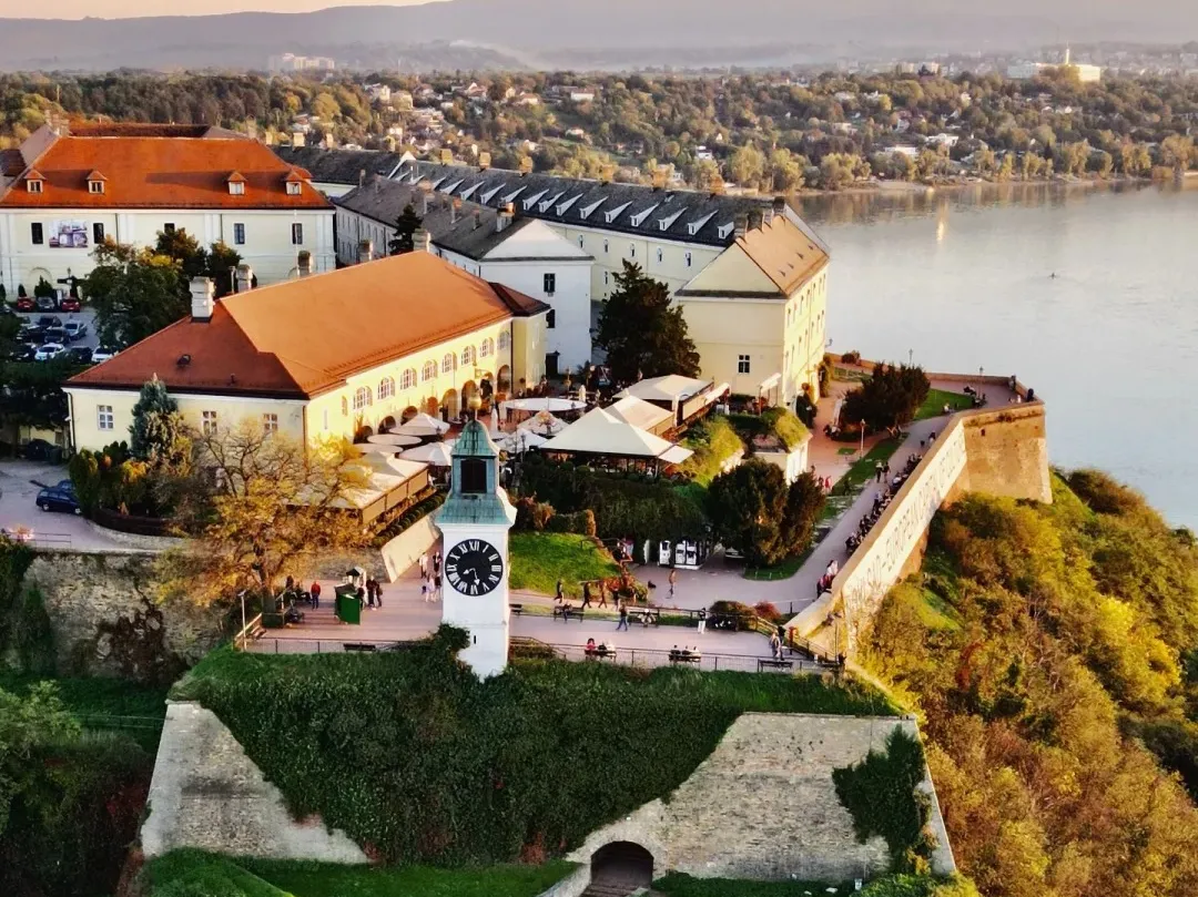 00524d0769f97d290fad66c8a9c8513a-sz_609327-1