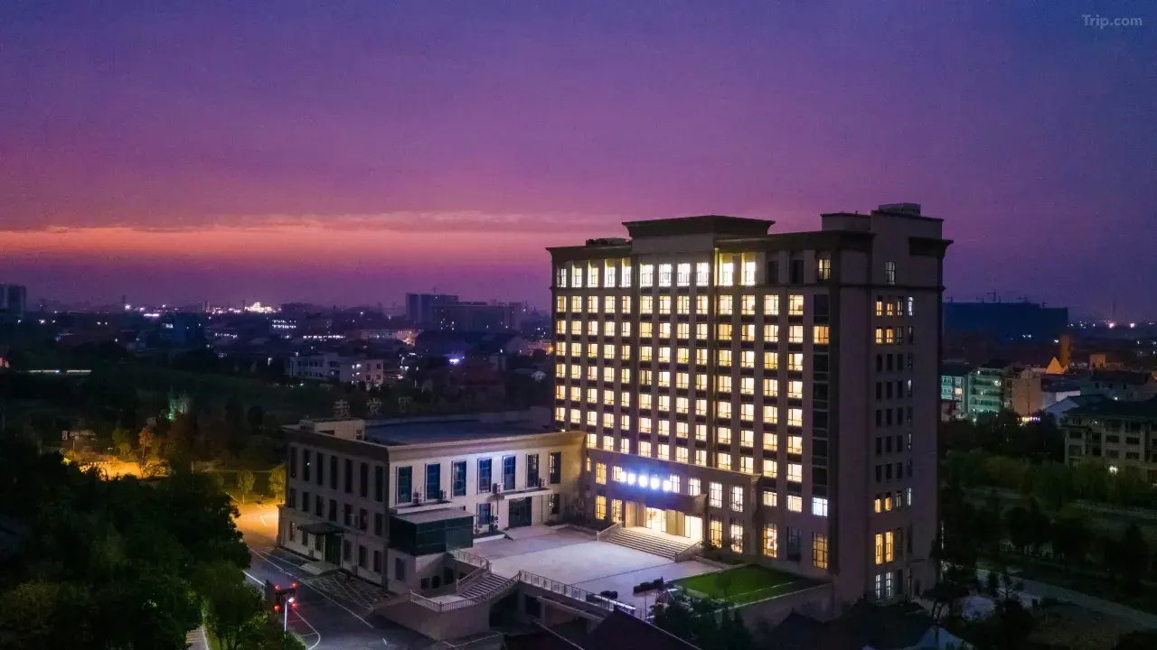 0200312000q22xwxg1D30_W_1280_853_R5