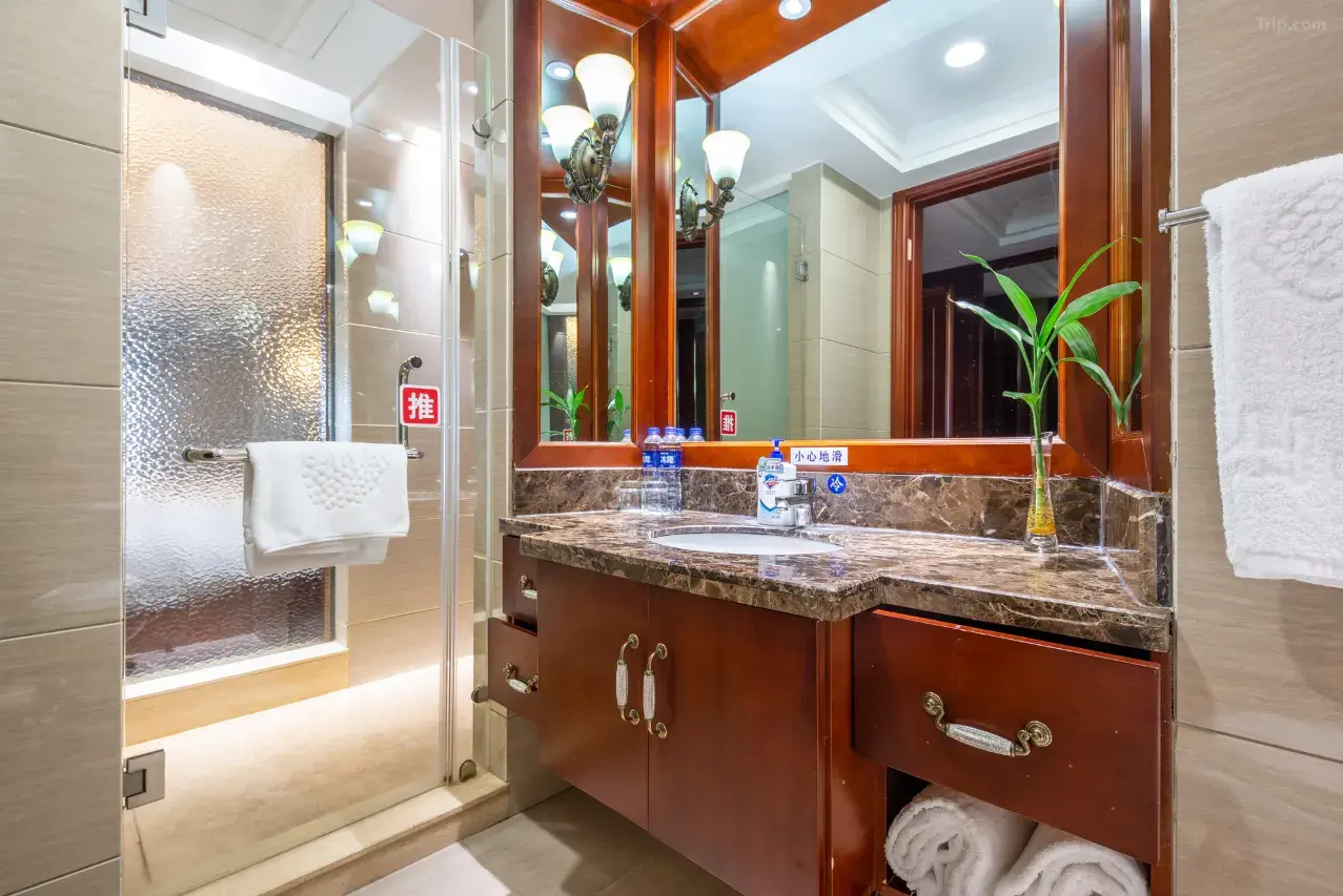 0200d120008wc86tb6D9F_W_1280_853_R5-1