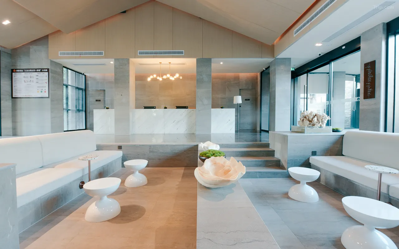 0200w120009g3c3ip9E19_W_1280_853_R5