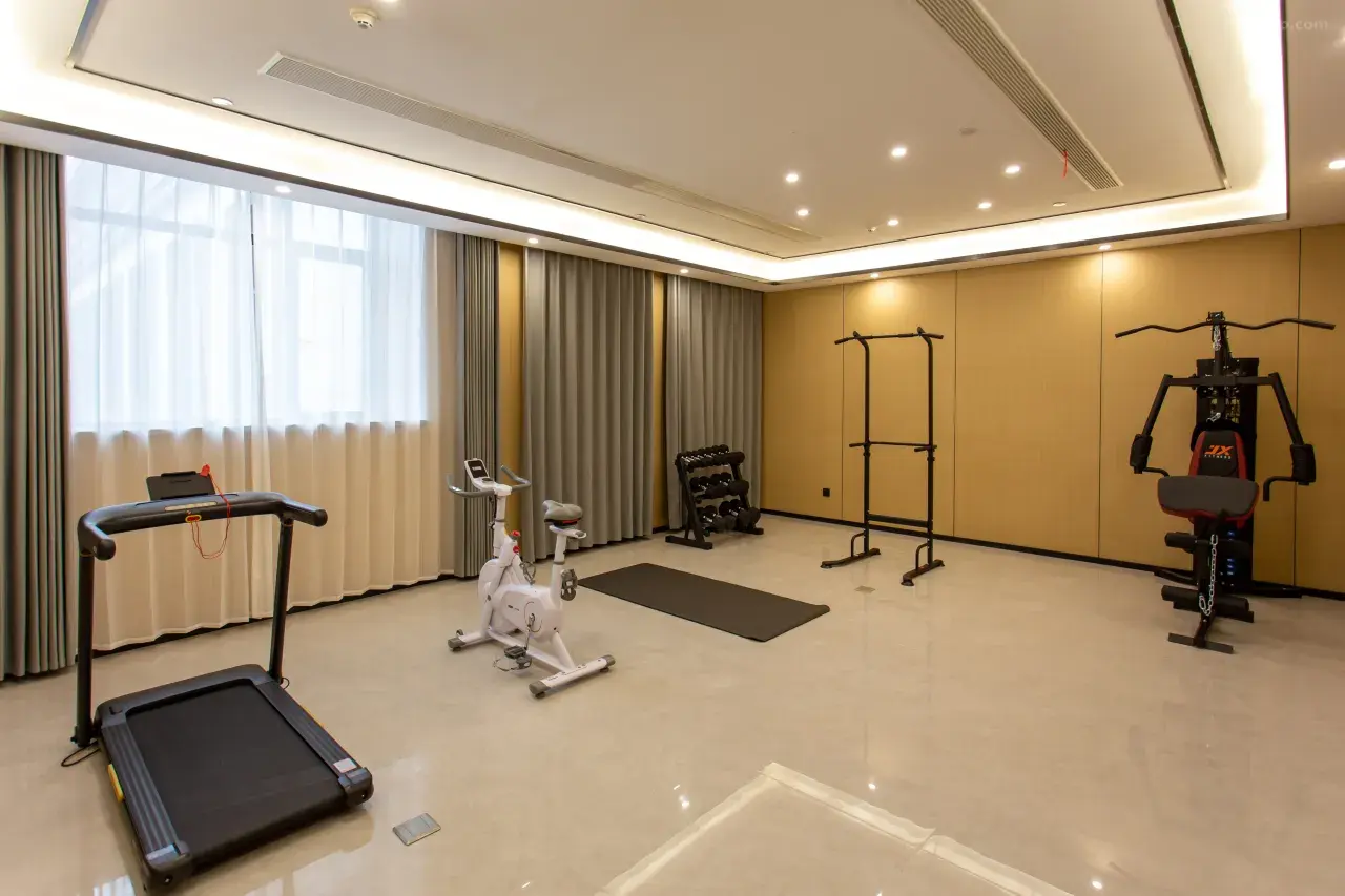 0205012000q2339rx1A3A_W_1280_853_R5