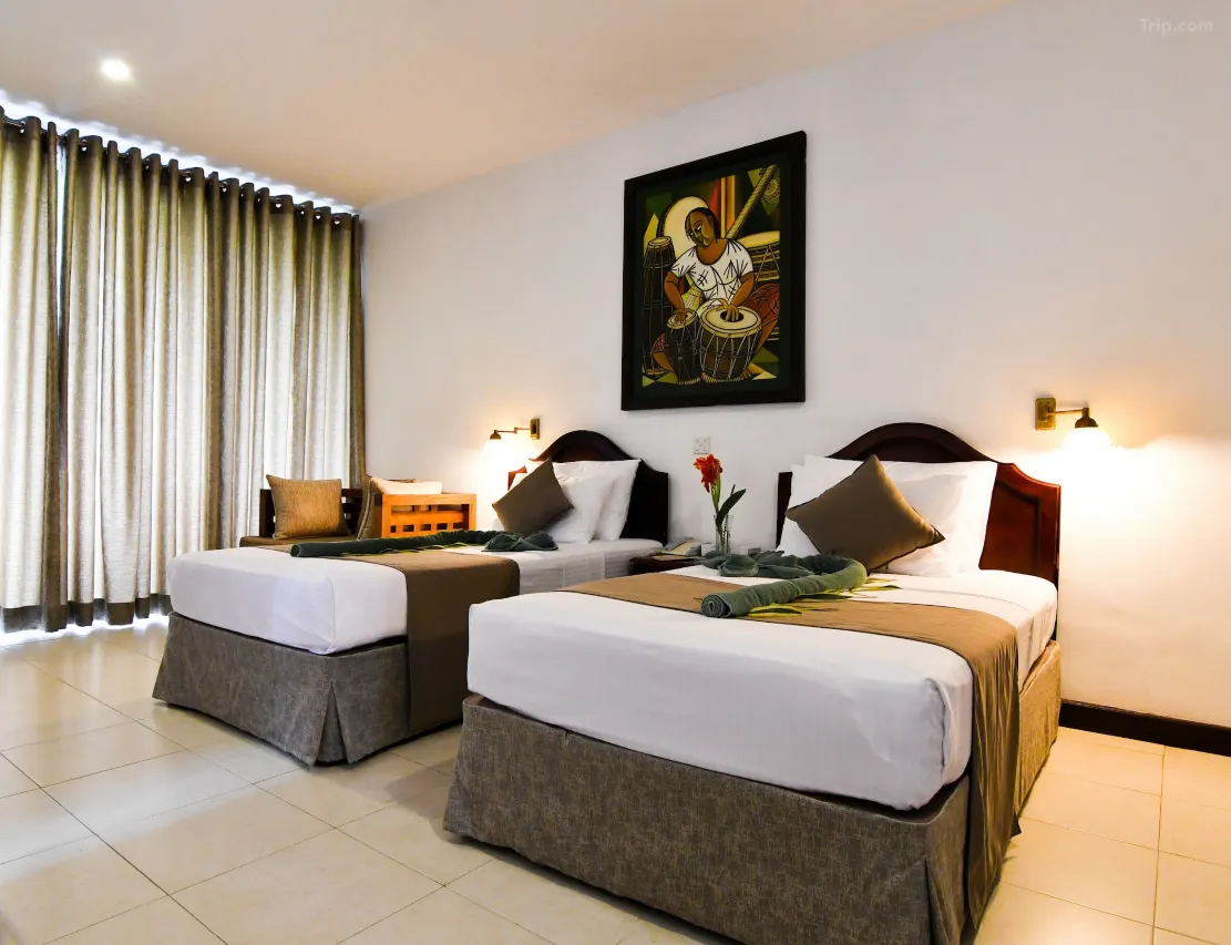 0221312000kyjrva239C5_W_1280_853_R5