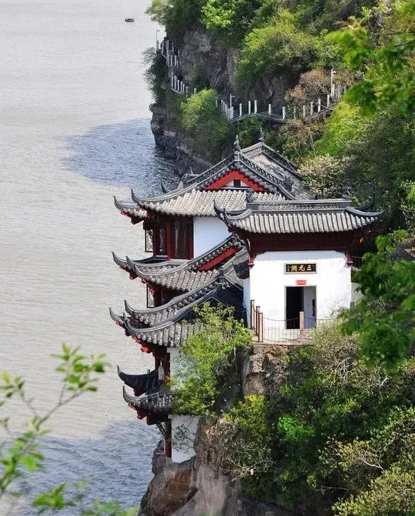 0727342099ee693777e9a4a84d7d3379-sz_130889