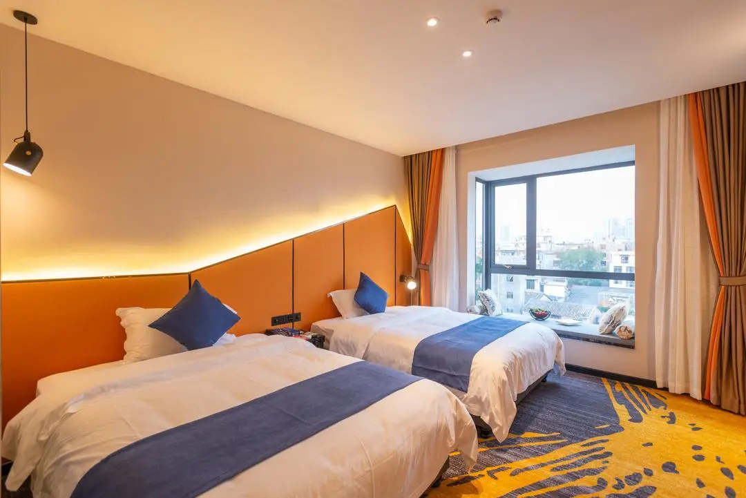 1106b20aa9dfde4836721bc566fae972-sz_81463