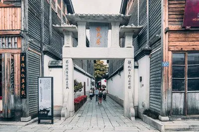 16e314b1d3b654b87073e41b008e772c-sz_40095