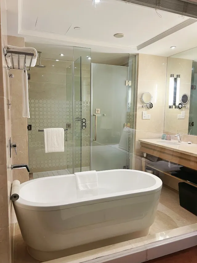 1mc0g12000evvb7qz6A68_W_1280_853_R5