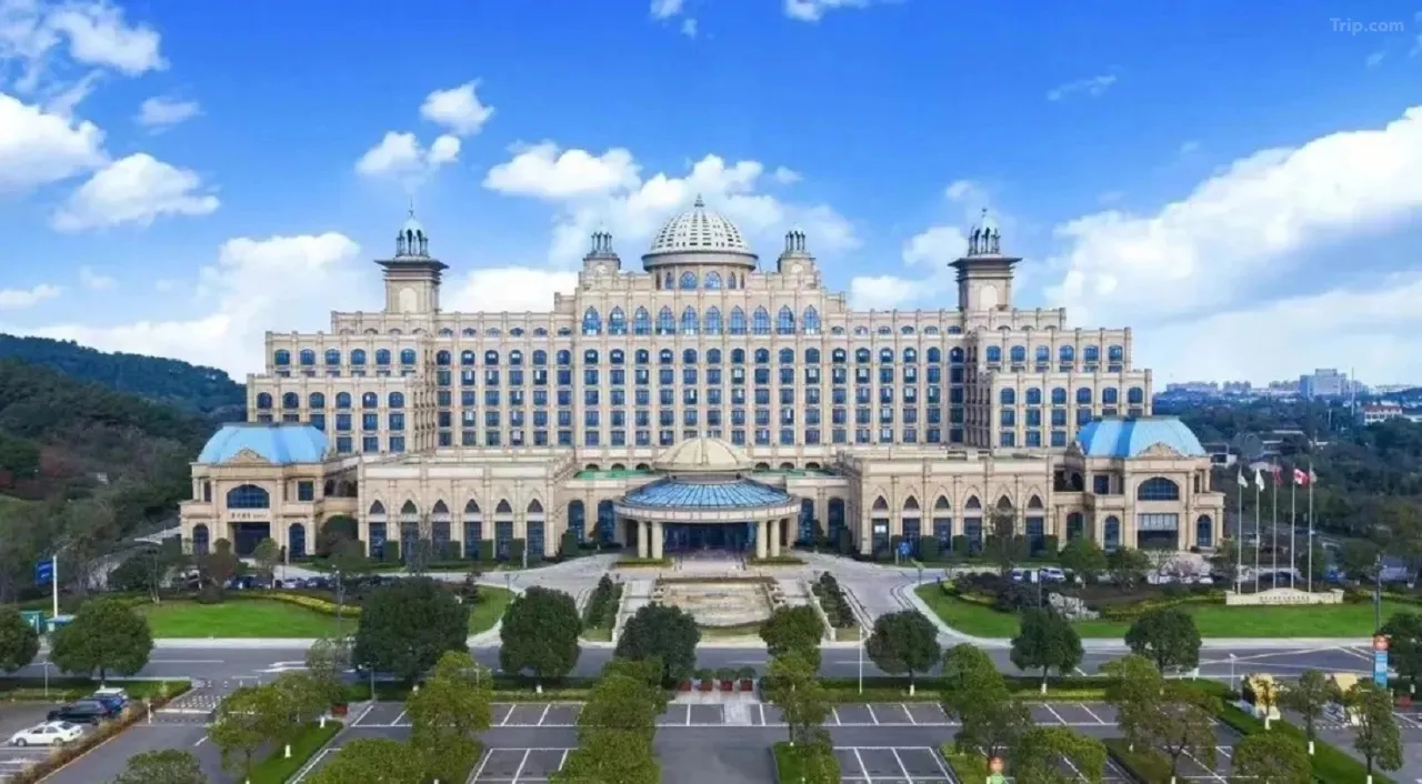 1mc1912000jna823y7F0E_W_1280_853_R5