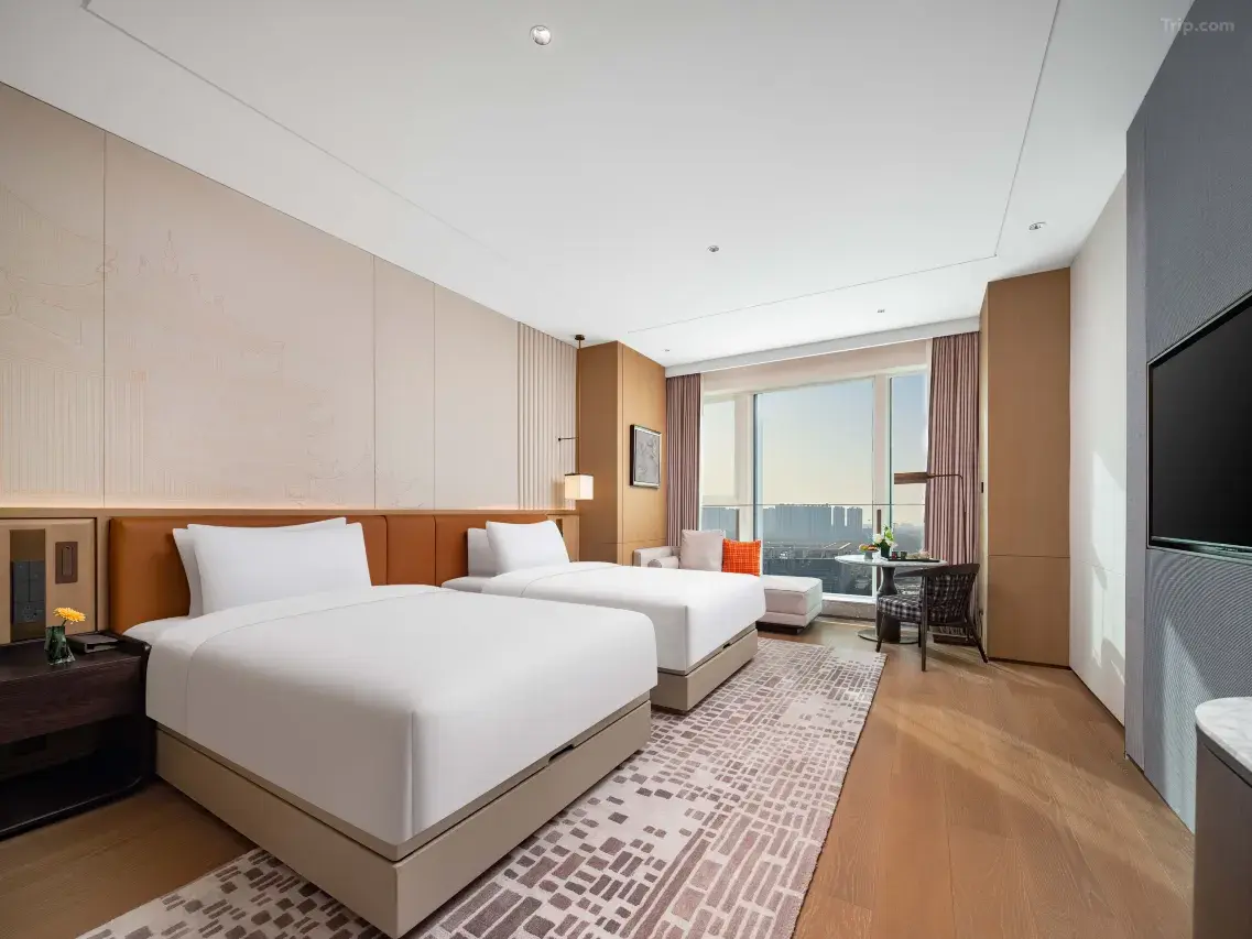 1mc1w12000irofs741F21_W_1280_853_R5