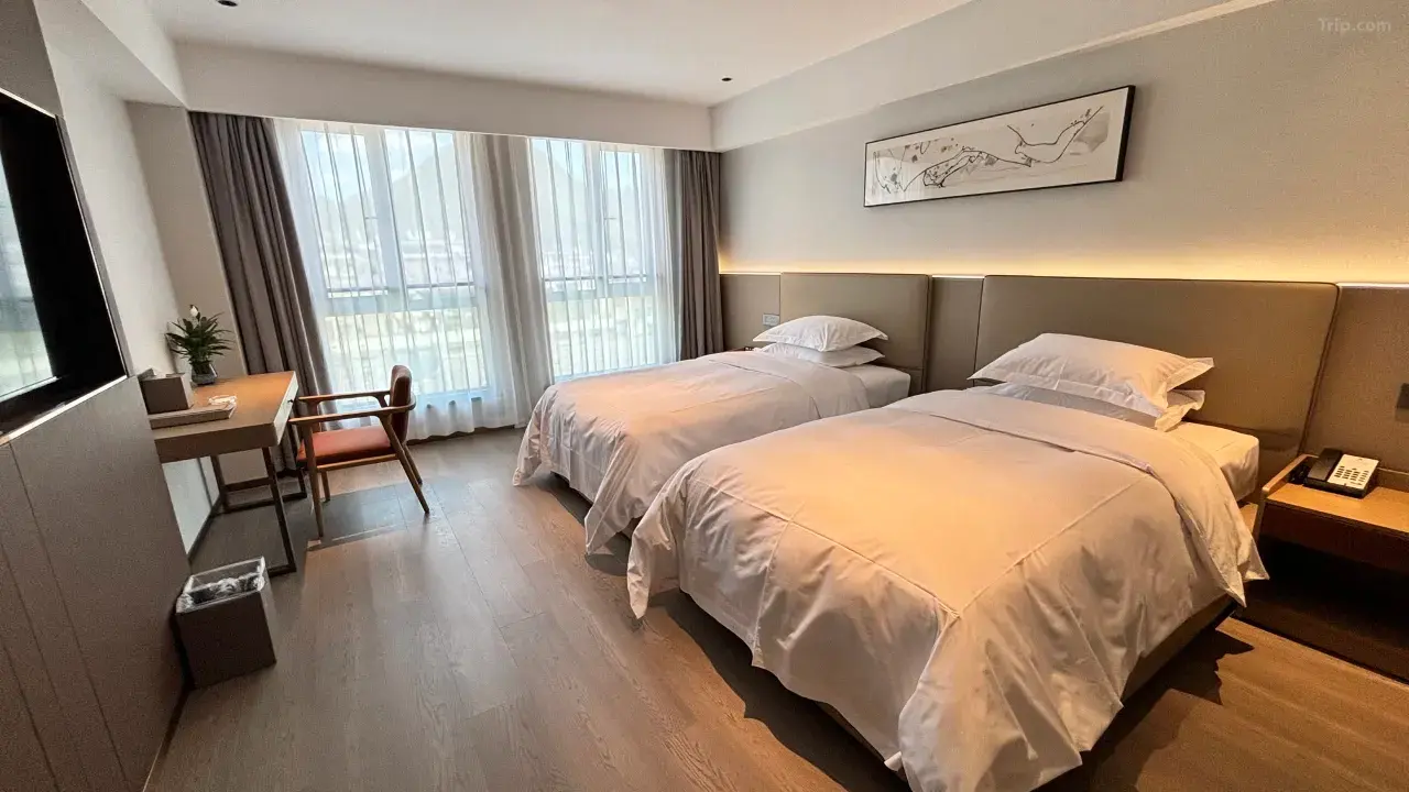 1mc2i12000g07iauf23D5_W_1280_853_R5