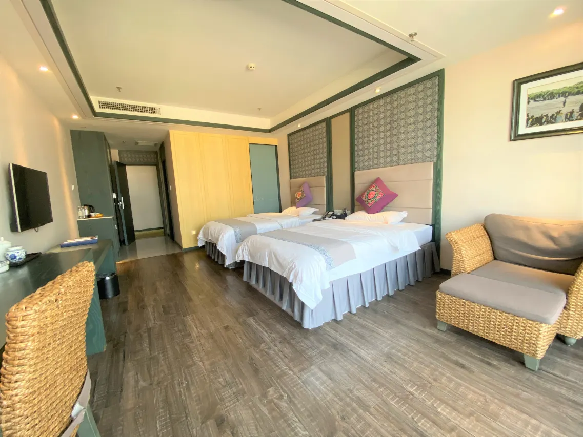 1mc2t12000at4pp5v06A1_W_1280_853_R5