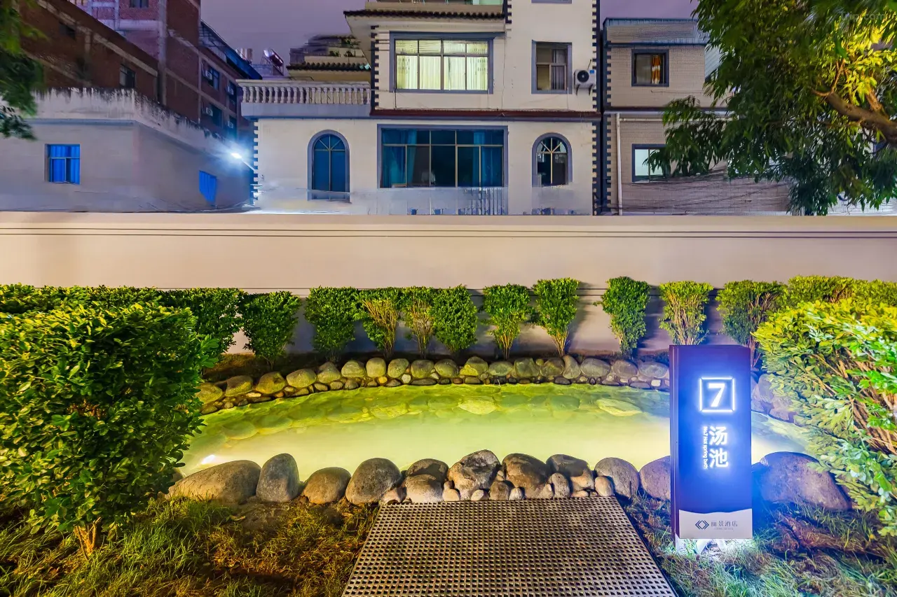 1mc4k12000enexm4y25DE_W_1280_853_R5