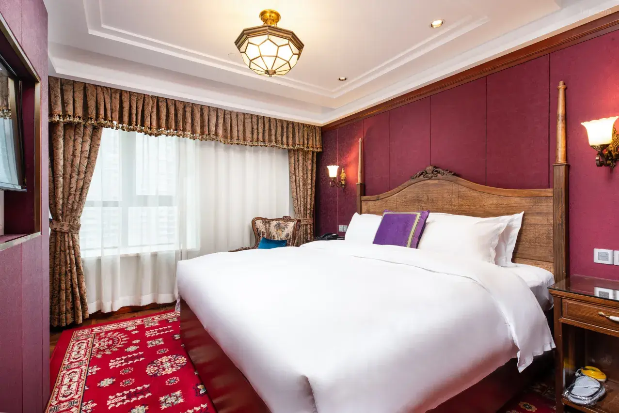 200814000000wm18xBBA8_W_1280_853_R5-1