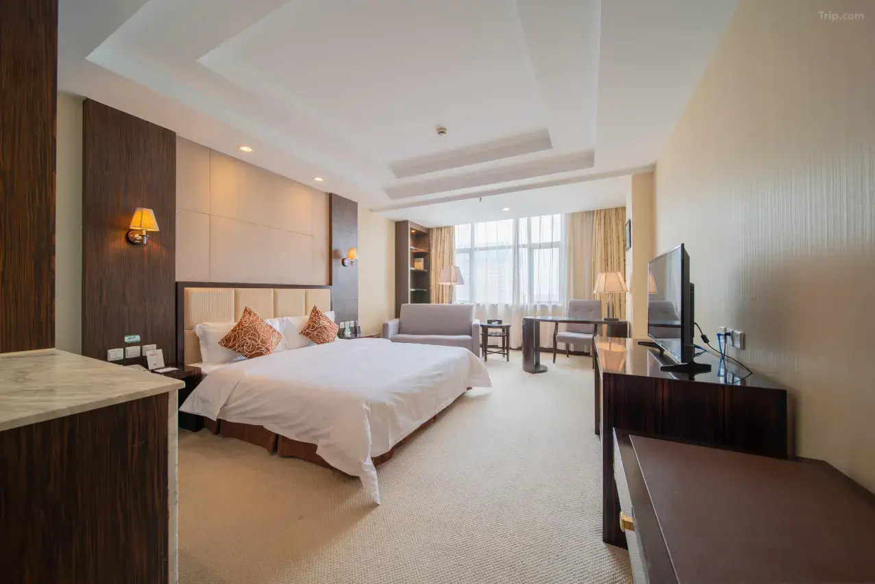 200a14000000w0kqp85FC_W_1280_853_R5-1