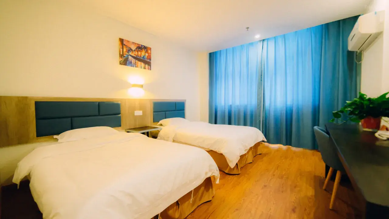 200h16000000zfy8pF479_W_1280_853_R5