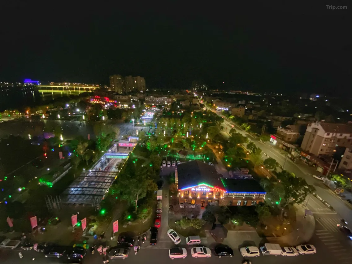 200v190000015zxoo433E_W_1280_853_R5-1