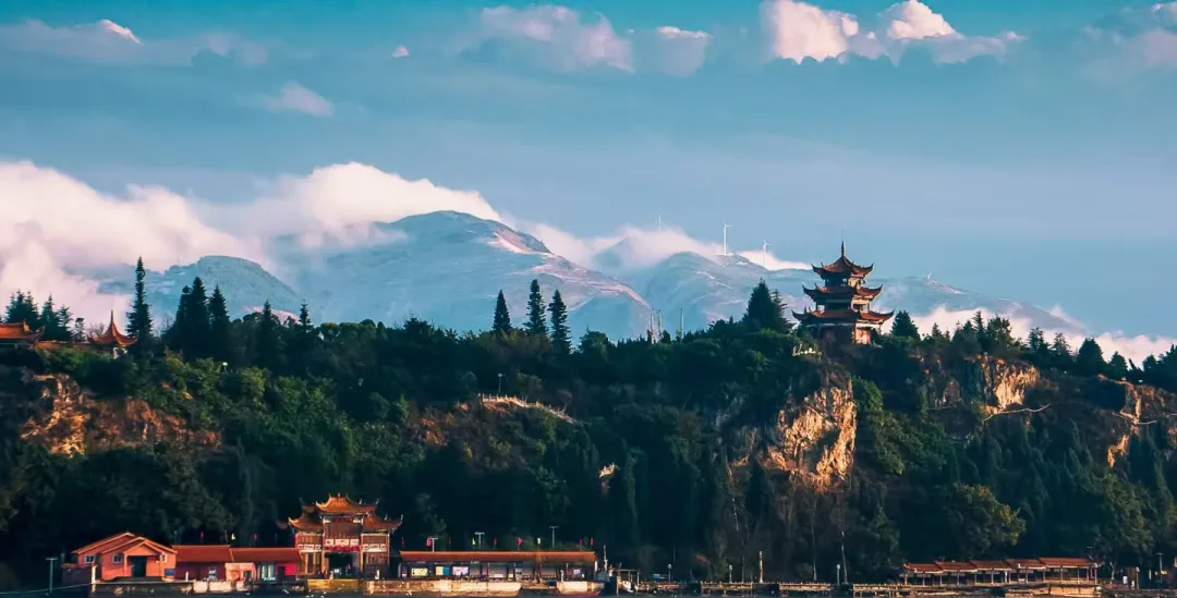 228833767183e5fc4b26d6bb1b36acee-sz_659568