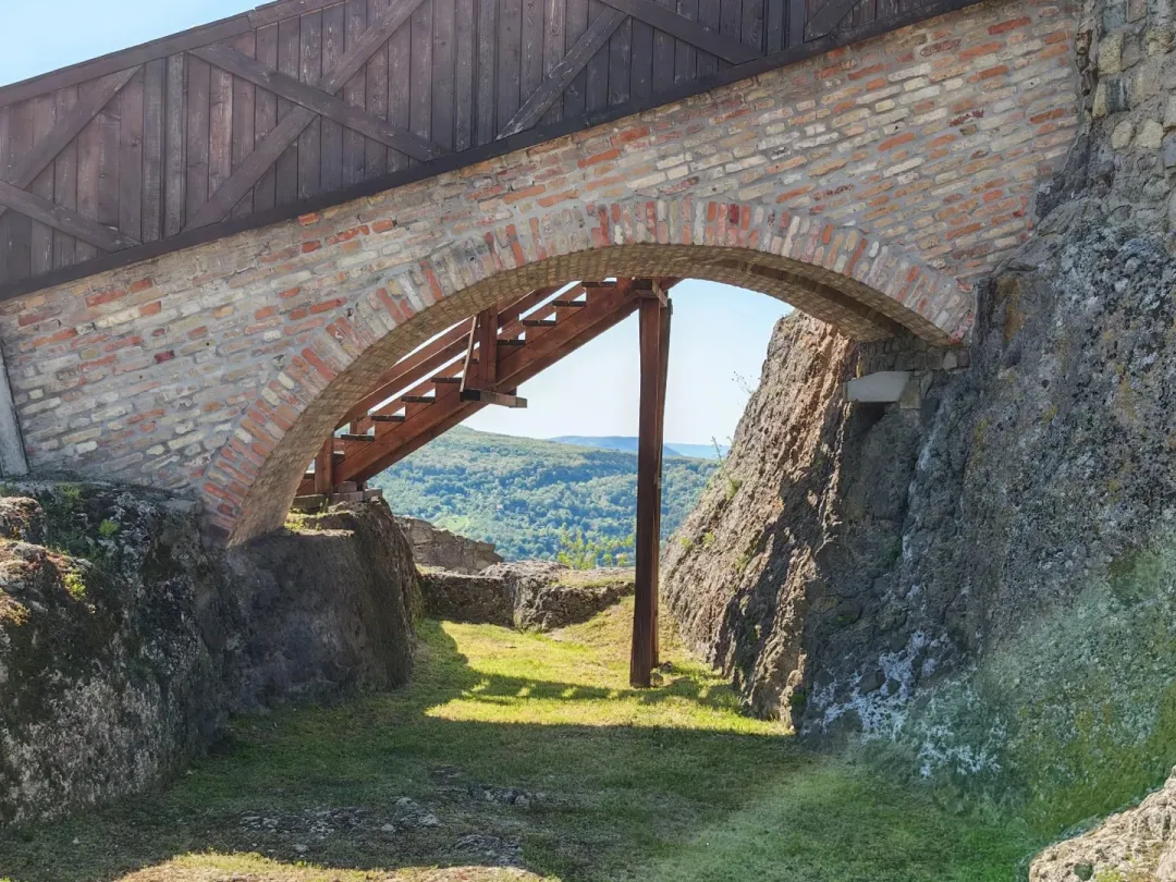 243fd5af44cbbc543b2cbdc68b82d047-sz_628379