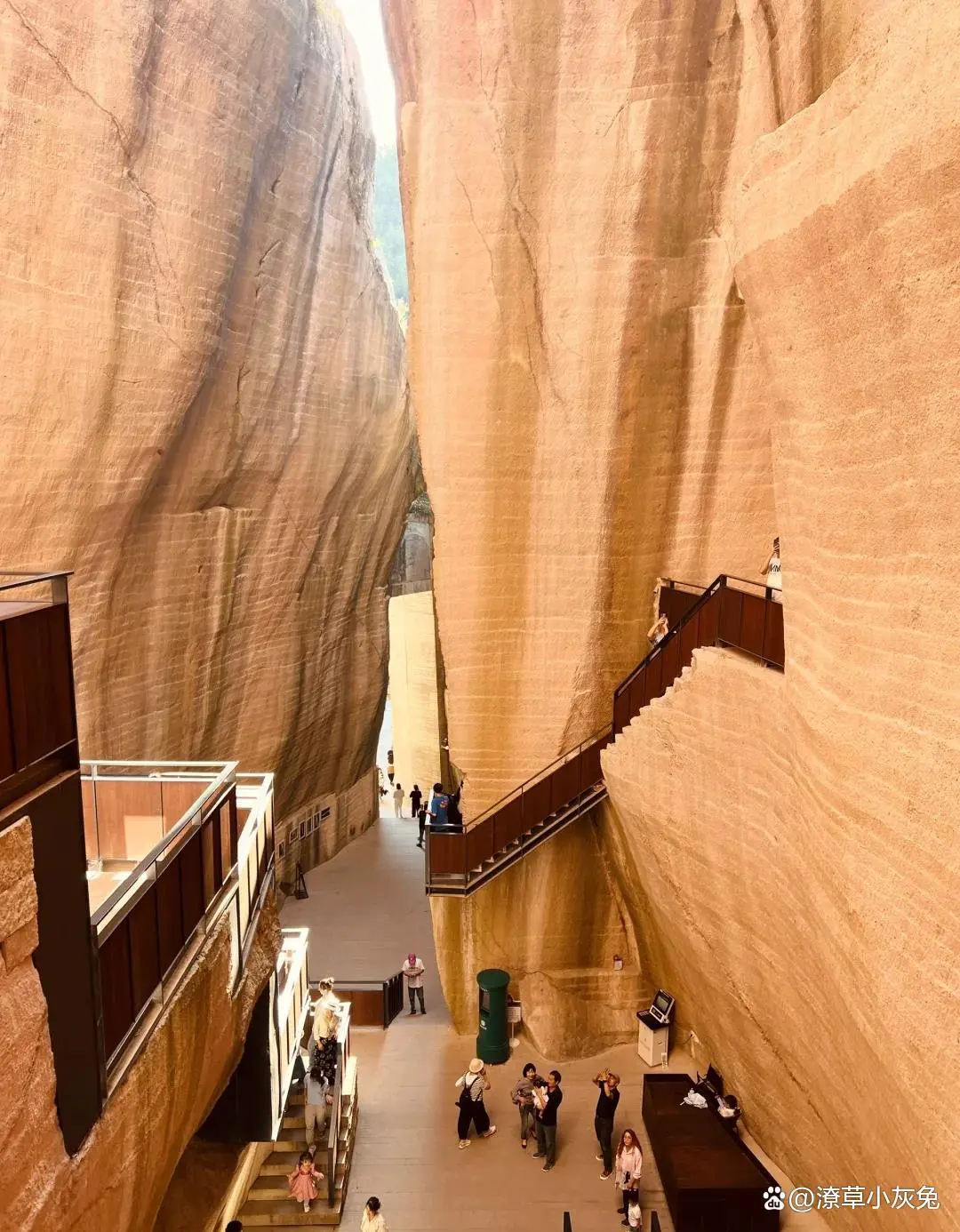 2798e93f48fb14fcb0b2206c1f88f17b-sz_242240