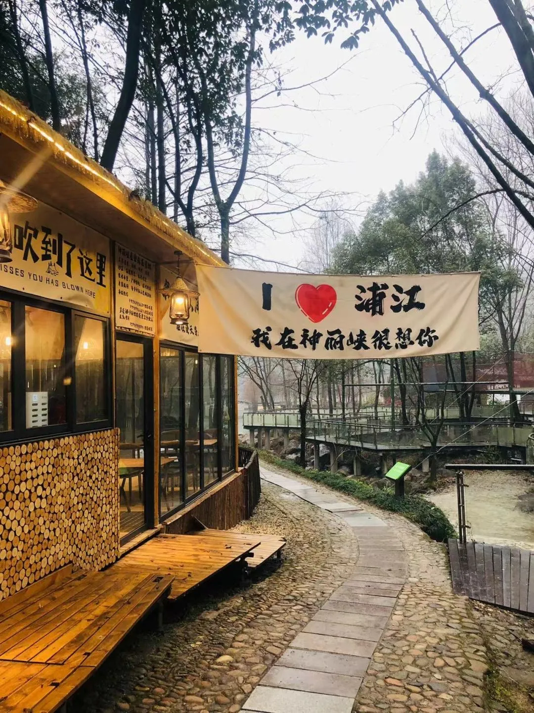 27f540493a3f5d1fb4cdfcd5d78debeb-sz_2875075