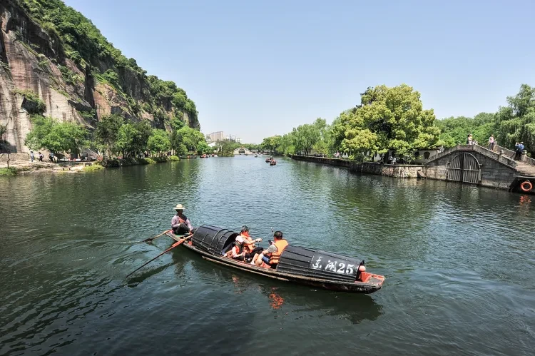 32d8170dc348e633018f4c8936c44f33-sz_2443993