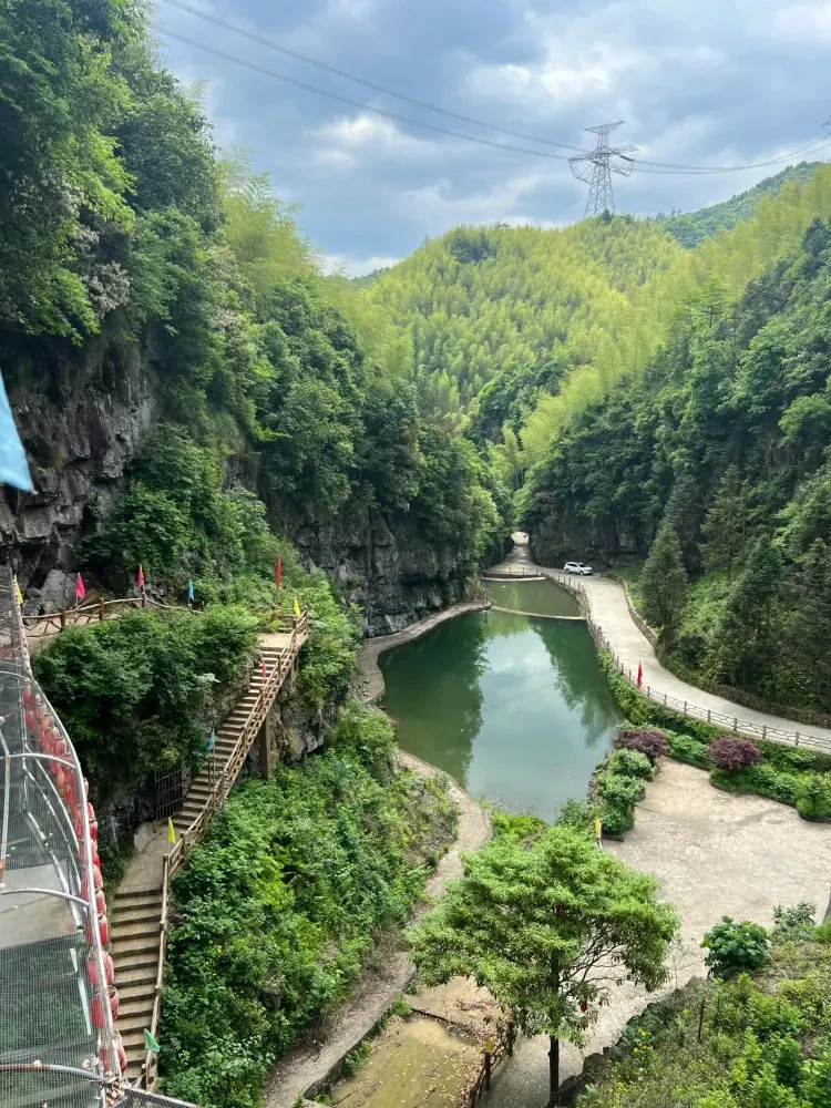 42f031ce62fd1a02fba4647049c71260-sz_1065156