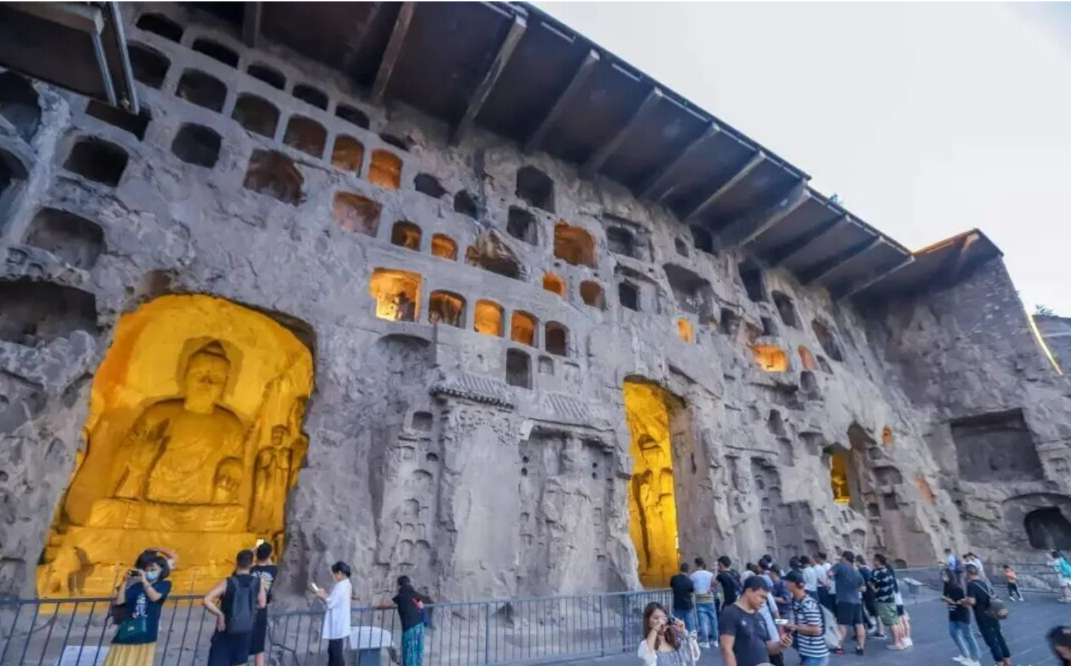 2026河南过大年-轻奢双高纯玩5日￥3650元起，25人精品团，3钻+1晚四钻，打卡：老君山金顶、龙门石窟、清明上河园