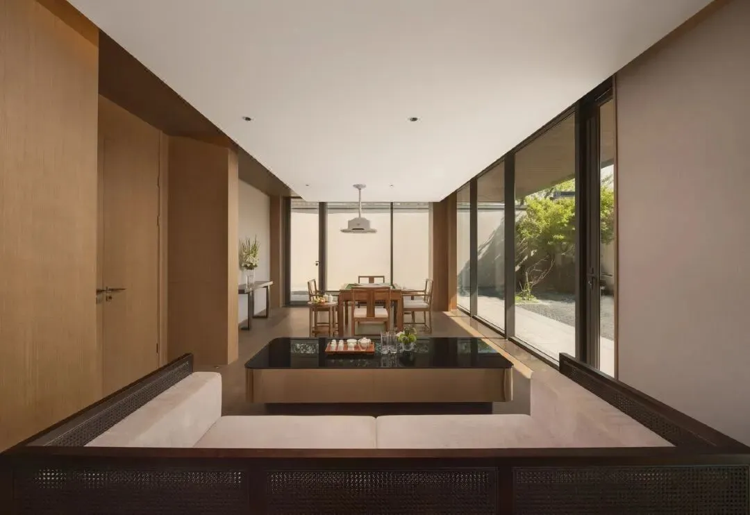 4e069bb2056a02914f5aa86dc1dc80dd-sz_71400