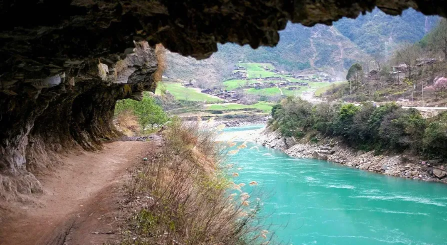 56a09bfc92e7f8d1be587588c4a8e601-sz_1232388