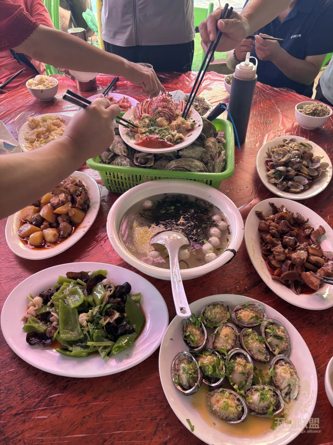 57076d5ce6ada2b6a9fc993669a33d00-sz_4281556-3