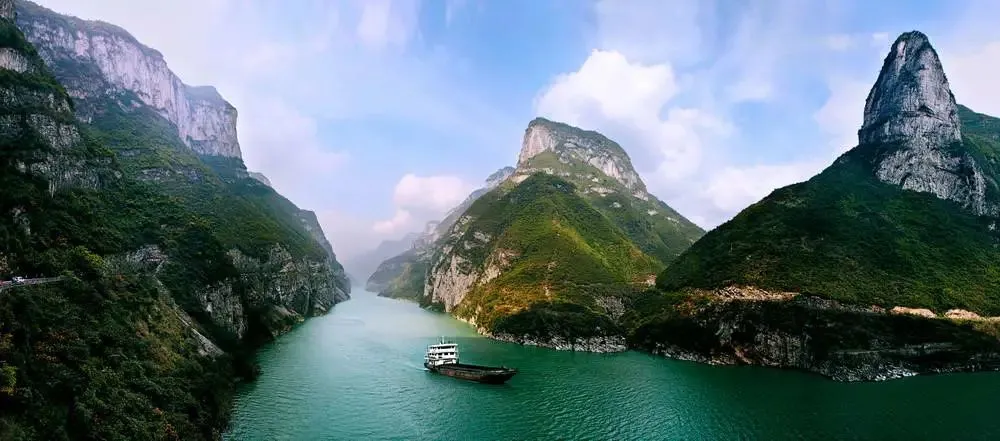 2-8人小包团【浪漫桃花源】真纯玩❤️龚滩古镇/乌江画廊/天生三桥/酉阳桃花源/仙女山/李子坝/解放碑/洪崖洞双动5日游