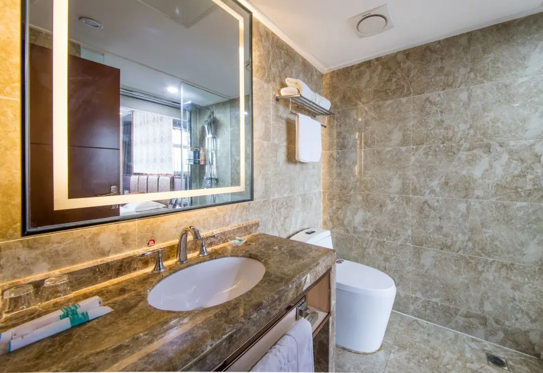 697b870d0d1ebb3e4b6e2cff673fb5ae-sz_136928