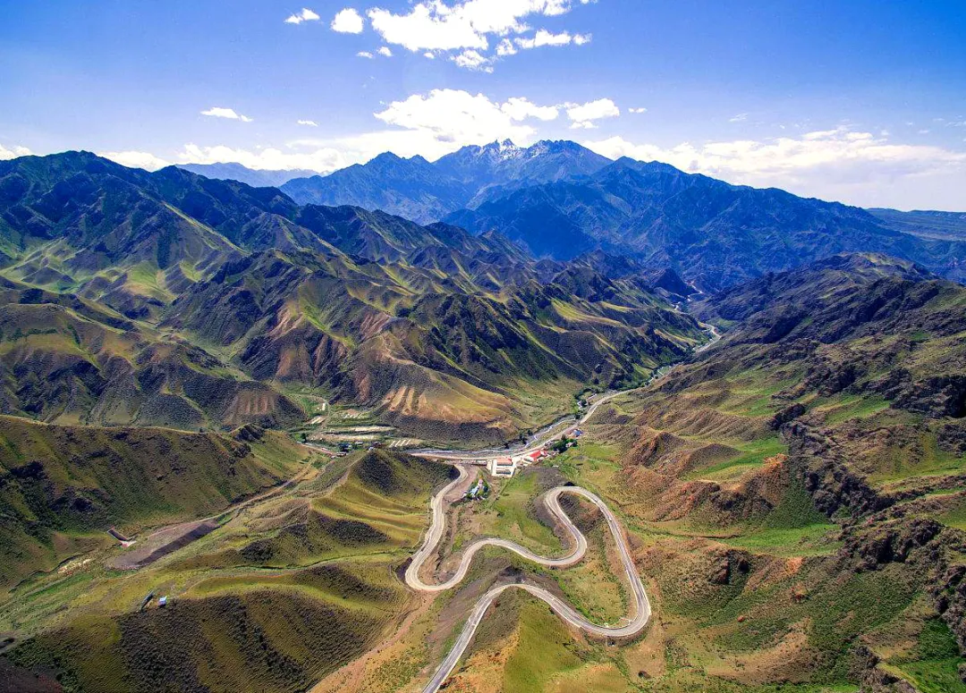 ‼性价比之王‼4599起【畅游南北疆16天】💺穿越独库公路🚗2晚四钻酒店9晚三星+4个特色餐+15大精华景点