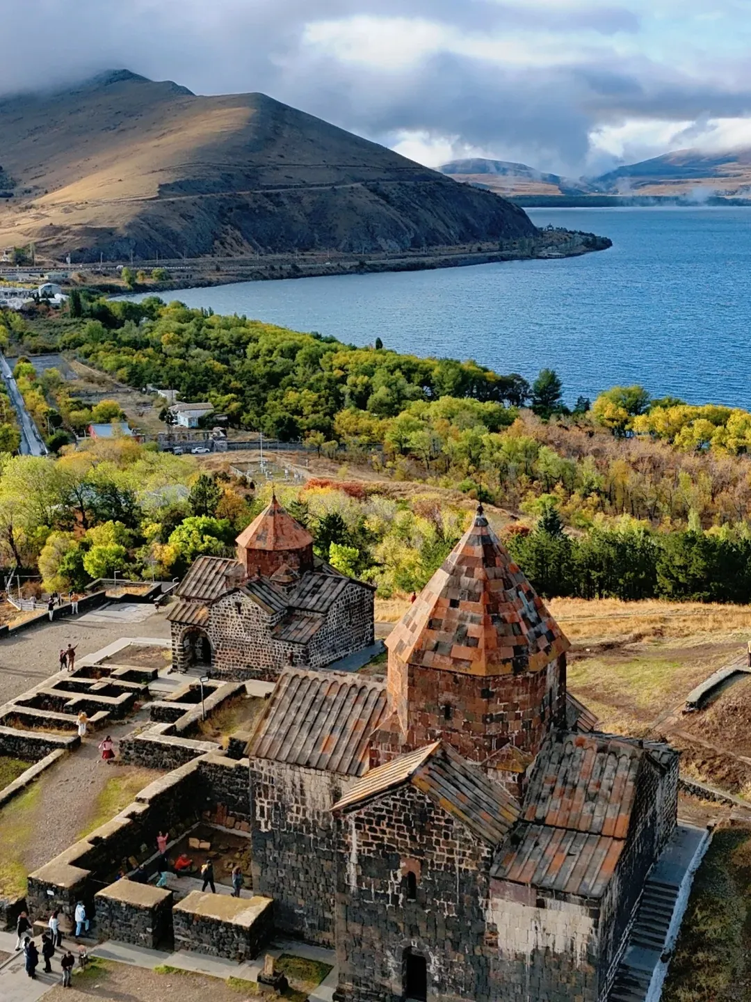 83e8f1d946c3fa2926a6c483ec636cb2-sz_570841