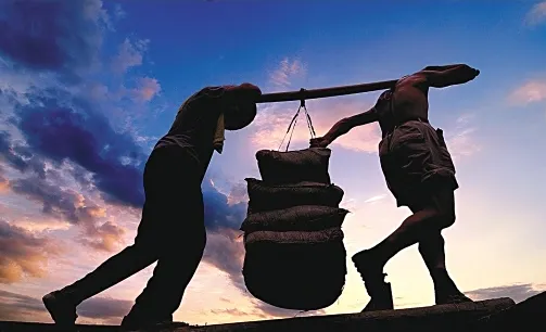 1999一价全含！【棒棒山城】天生三桥-仙女山-蚩尤九黎城-乌江画廊游船-渣滓洞-磁器口-轻轨穿楼-洪崖洞-重庆南迁博物馆-长嘉汇