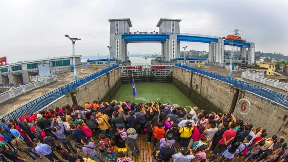 acdbea2eb11eedb93df9e223151ae89e-sz_934375