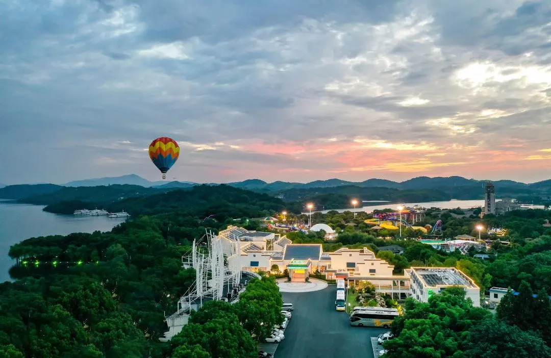 b3c69ef25bc984a95ad8e4ffa01bf374-sz_127773