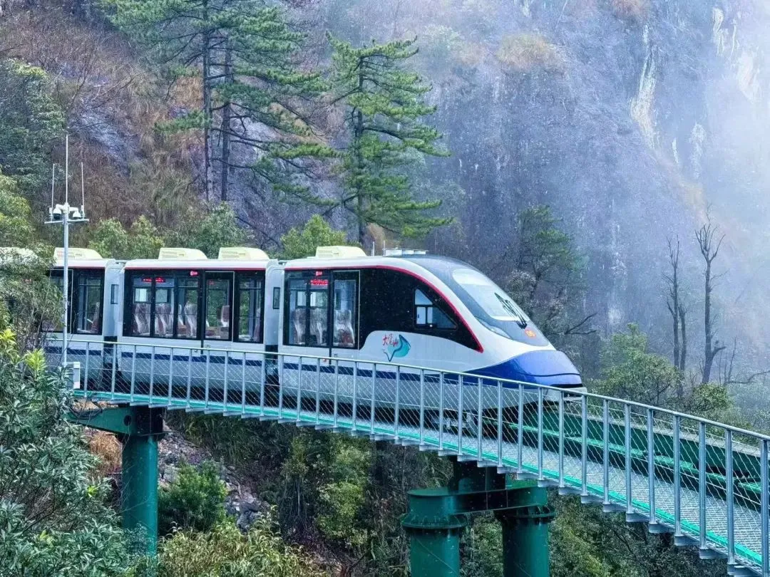 b67123048a4b7c43cb2f0a93bc0d64d3-sz_257352