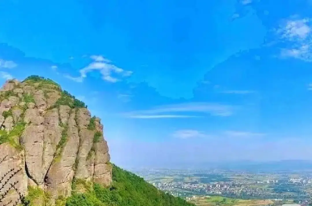 b694c4a92d53f1345f93a92131205ed7-sz_127025