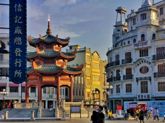 c2f61ea24eda490a197597c28daead18-sz_872696