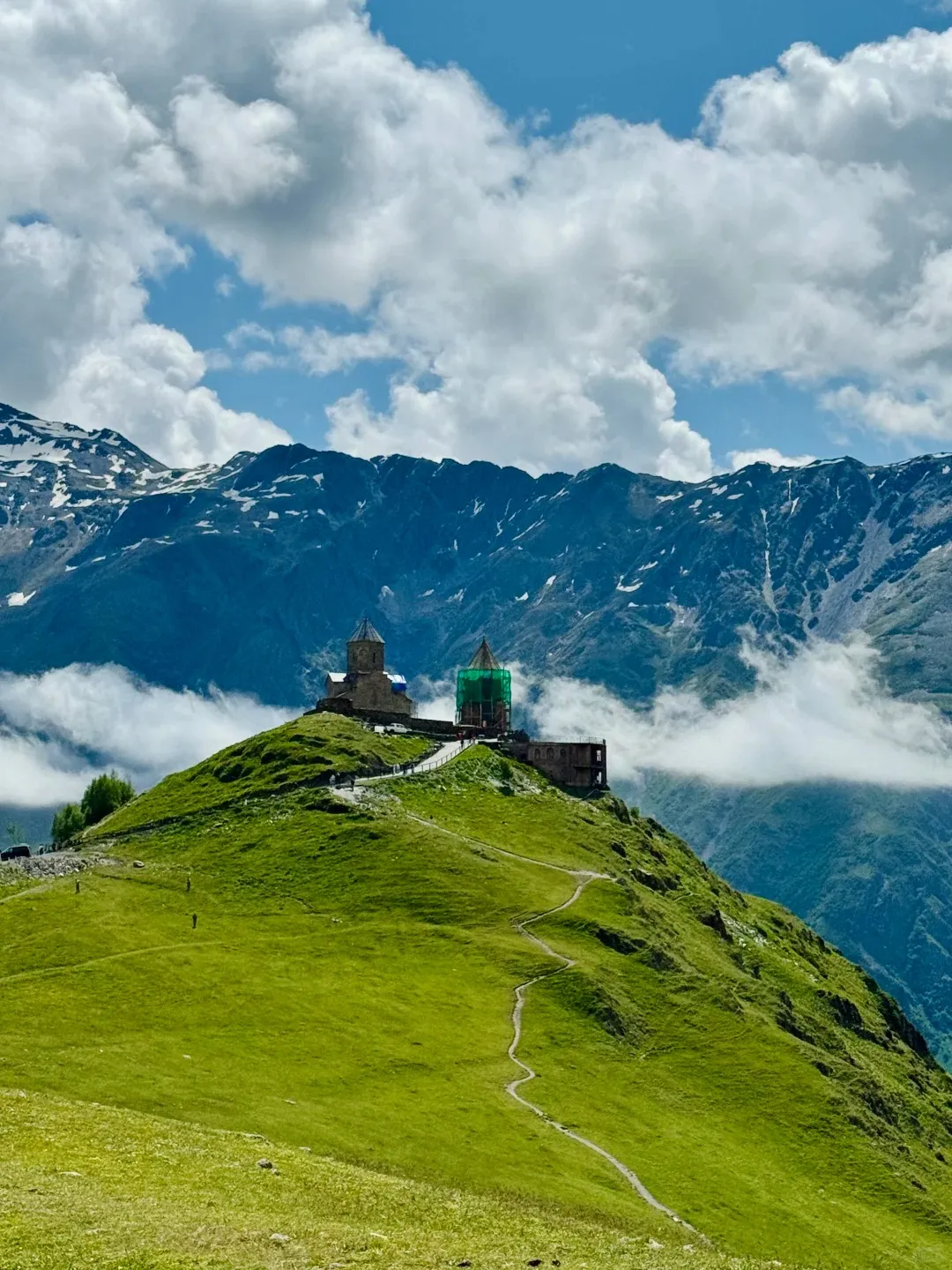 c4ac3beb639d41ee4d52c5c7b1733de2-sz_432844