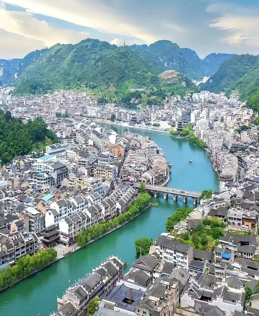 c9977fa146e73af16d10434f1c367667-sz_833628