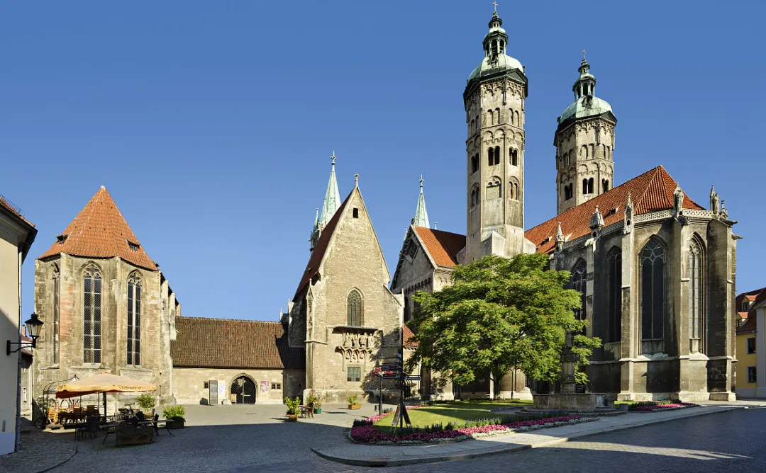 caba30476ff304690bbd504de244f05b-sz_438700