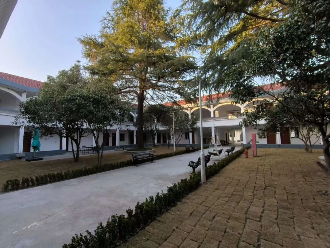 cdfb2ecd924bda16e73a1a9d5eda1d68-sz_181576