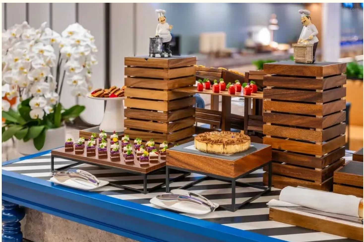 cedeb2b16549a04ec495bb0a5f79b6e9