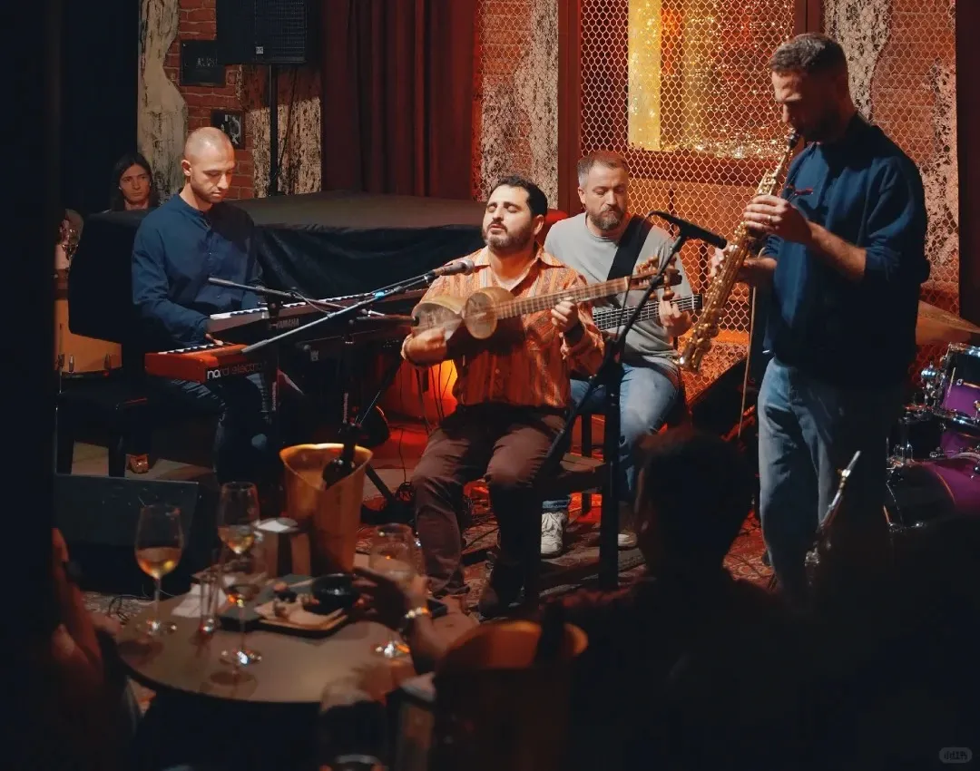 d1110008da426ae9a0cca9b9f13ee92a-sz_353243