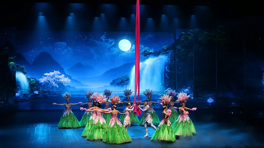 d123b1bf79c127f9e62bee71bf9f7bff-sz_410403