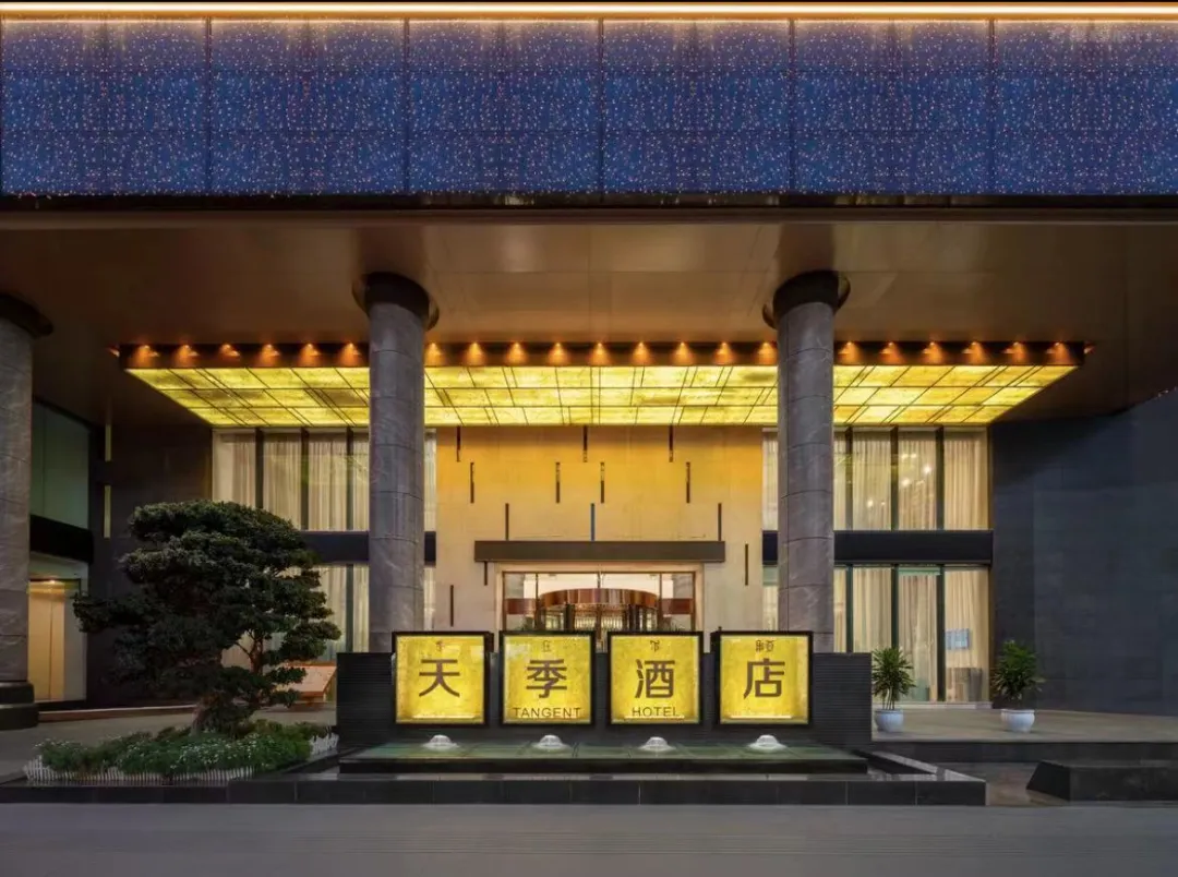 d305b02ae6e16c6c0a332d838af9cc83-sz_1813497