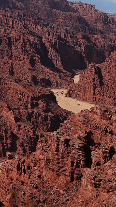 【丝路遗韵·南疆行歌】特价3699元·双卧13日游：景观玩法：湖光山色、地貌奇观、古城古关 民俗玩法：建筑文化体验、宗教文化探访、民俗氛围感