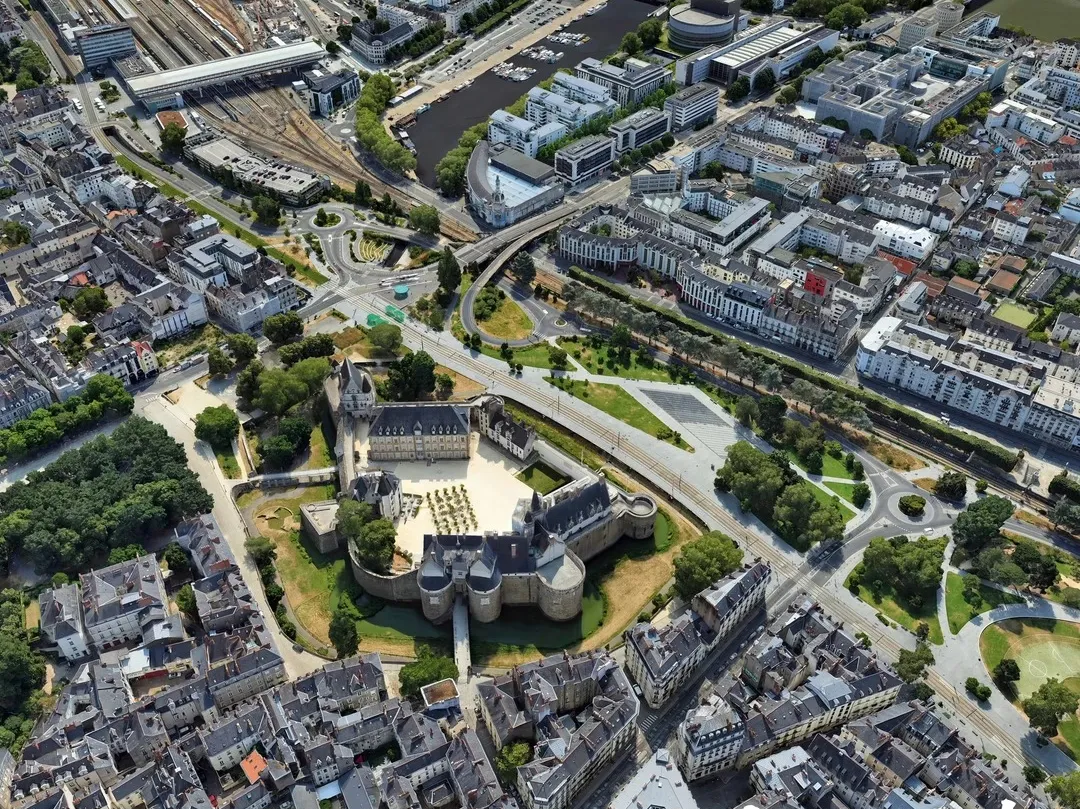 ed32aaea5c63b415e699d51154e13e04-sz_856986